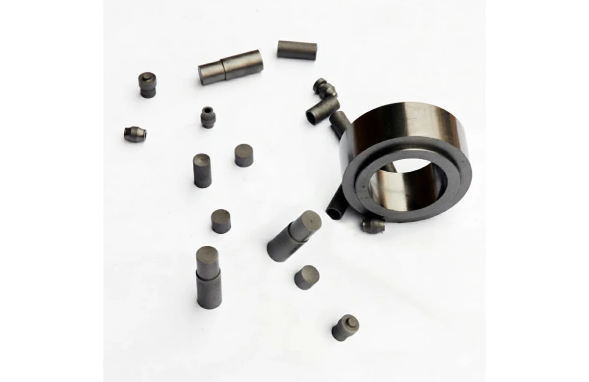 Heavy-duty graphite bearing with excellent load-bearing capacity