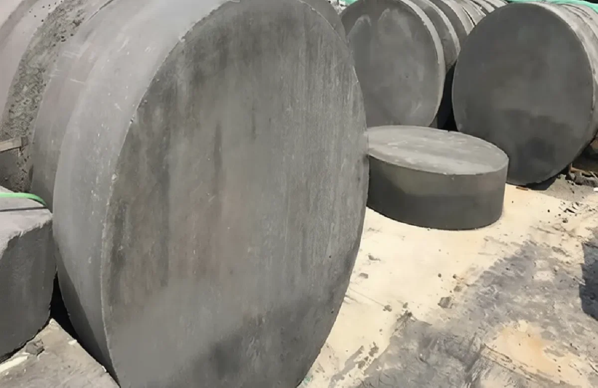 Natural carbon graphite flakes for manufacturing electrodes, lubricants, and thermal components