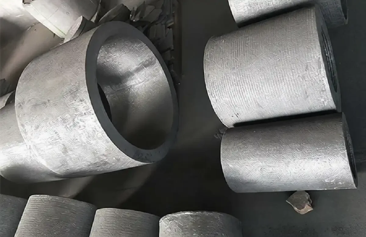 Large graphite tube for heavy-duty equipment and industrial manufacturing